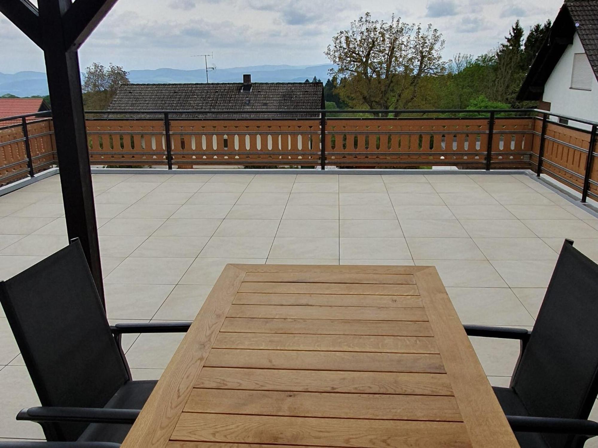 Comfortable Flat In Goerwihl With Balcony Gorwihl Eksteriør bilde